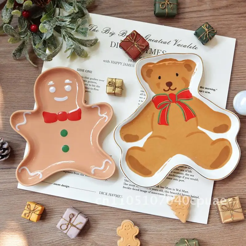 Ceramic gingerbread man tracing gold cartoon bear three-dimensional Christmas decoration gift plate dessert plate
Ceramic gingerbread man tracing gold cartoon bear three-dimensional Christmas decoration gift plate dessert plate