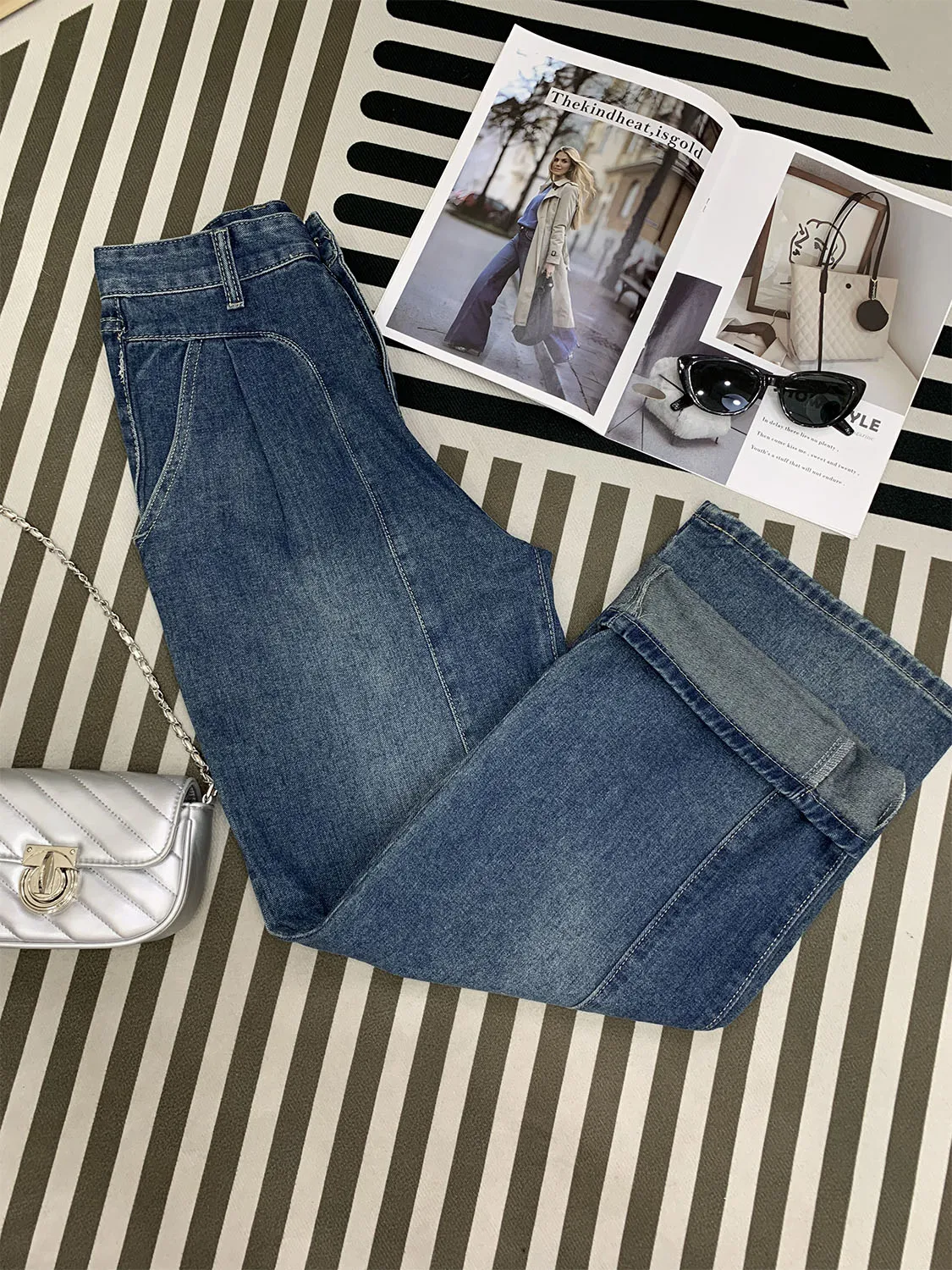 Широкие джинсы с высокой талией в стиле ретро, женские свободные джинсовые брюки прямого кроя, повседневные длинные брюки, летняя одежда
Широкие джинсы с высокой талией в стиле ретро, женские свободные джинсовые брюки прямого кроя, повседневные длинные брюки, летняя одежда