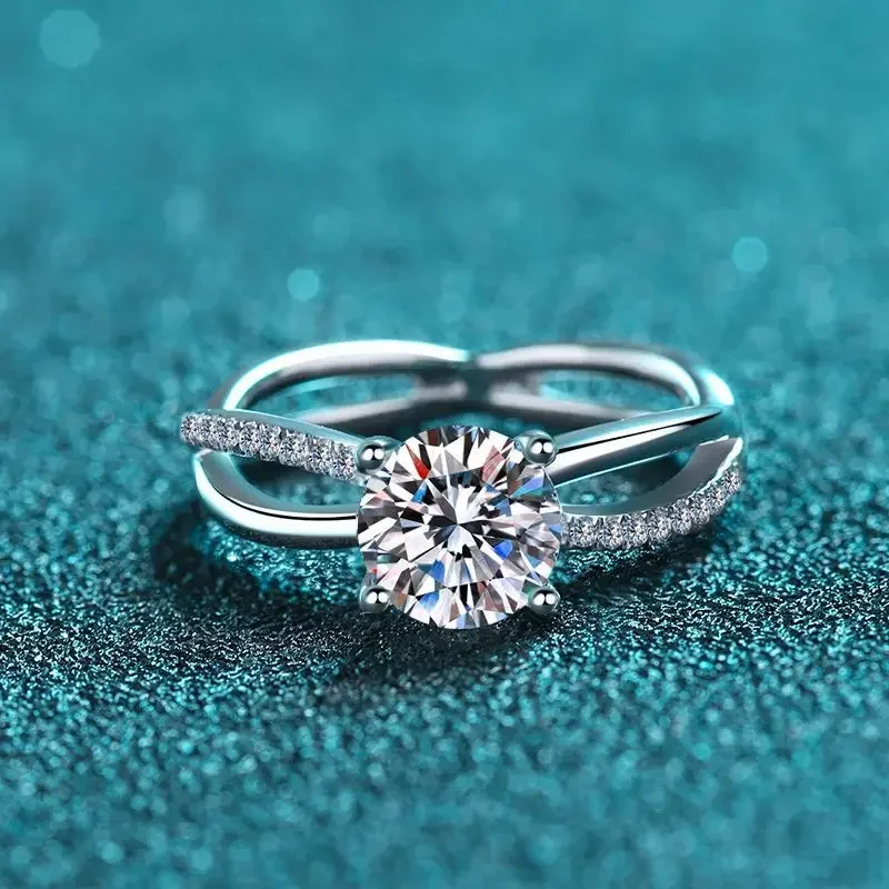 Moissanite Four Claw Diamond Ring Women's 1 Carat Rings Type Main Stone Side Stone Fine or Fashion Setting Type Certificate
Moissanite Four Claw Diamond Ring Women's 1 Carat Rings Type Main Stone Side Stone Fine or Fashion Setting Type Certificate