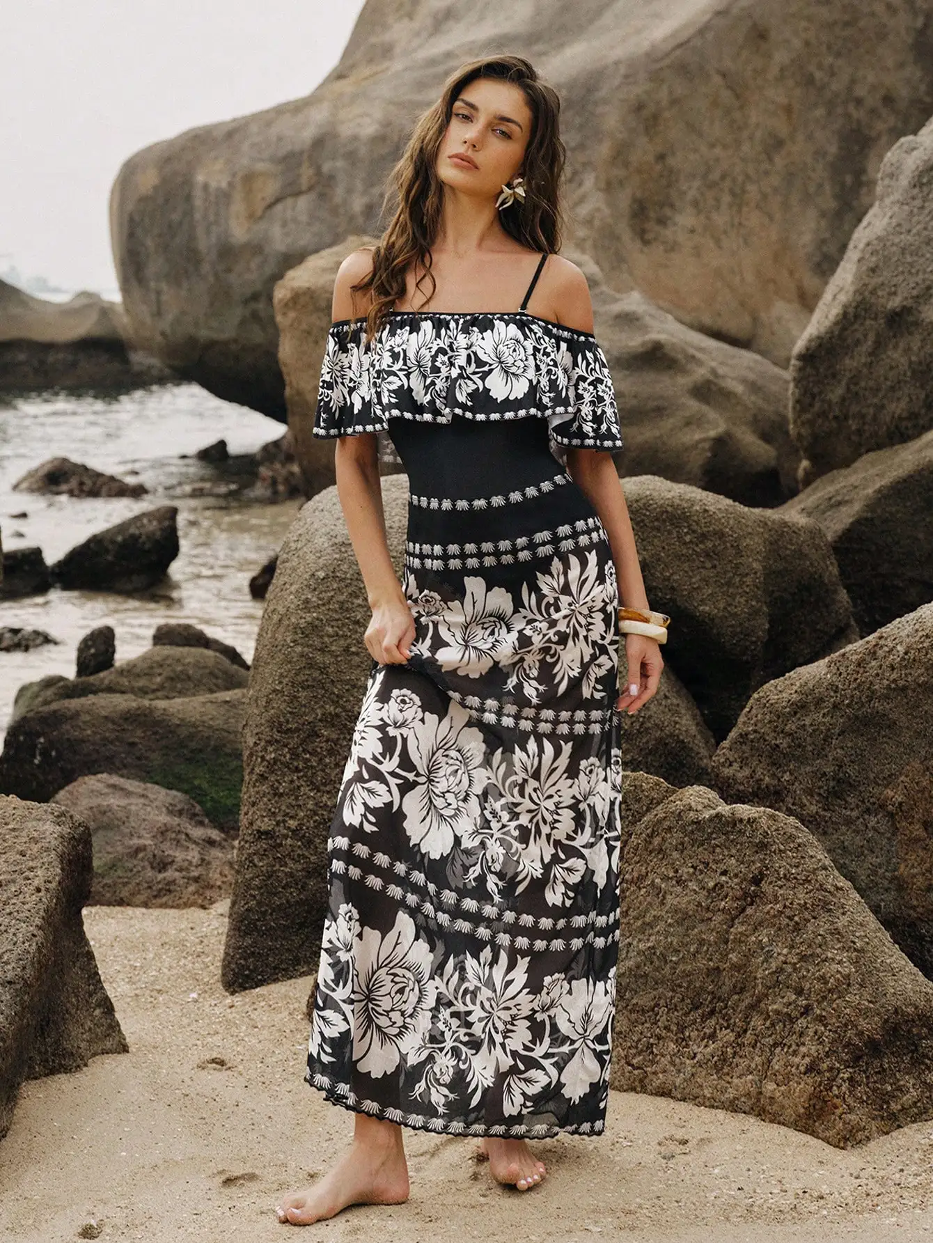 2pcs Set Off Shoulder Ruffled One Piece Swimsuit With Floral Beach Cover Up Dress
2pcs Set Off Shoulder Ruffled One Piece Swimsuit With Floral Beach Cover Up Dress