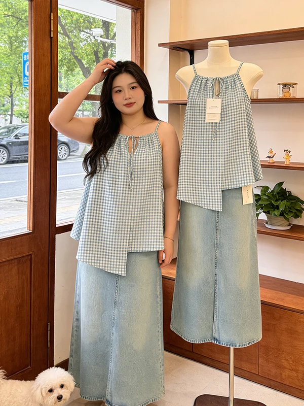 Summer New plus Size Commute Casual Denim Two-Piece Set Women's Sleeveless Strap Vest High Waist A-Line Skirt Outfit
Summer New plus Size Commute Casual Denim Two-Piece Set Women's Sleeveless Strap Vest High Waist A-Line Skirt Outfit