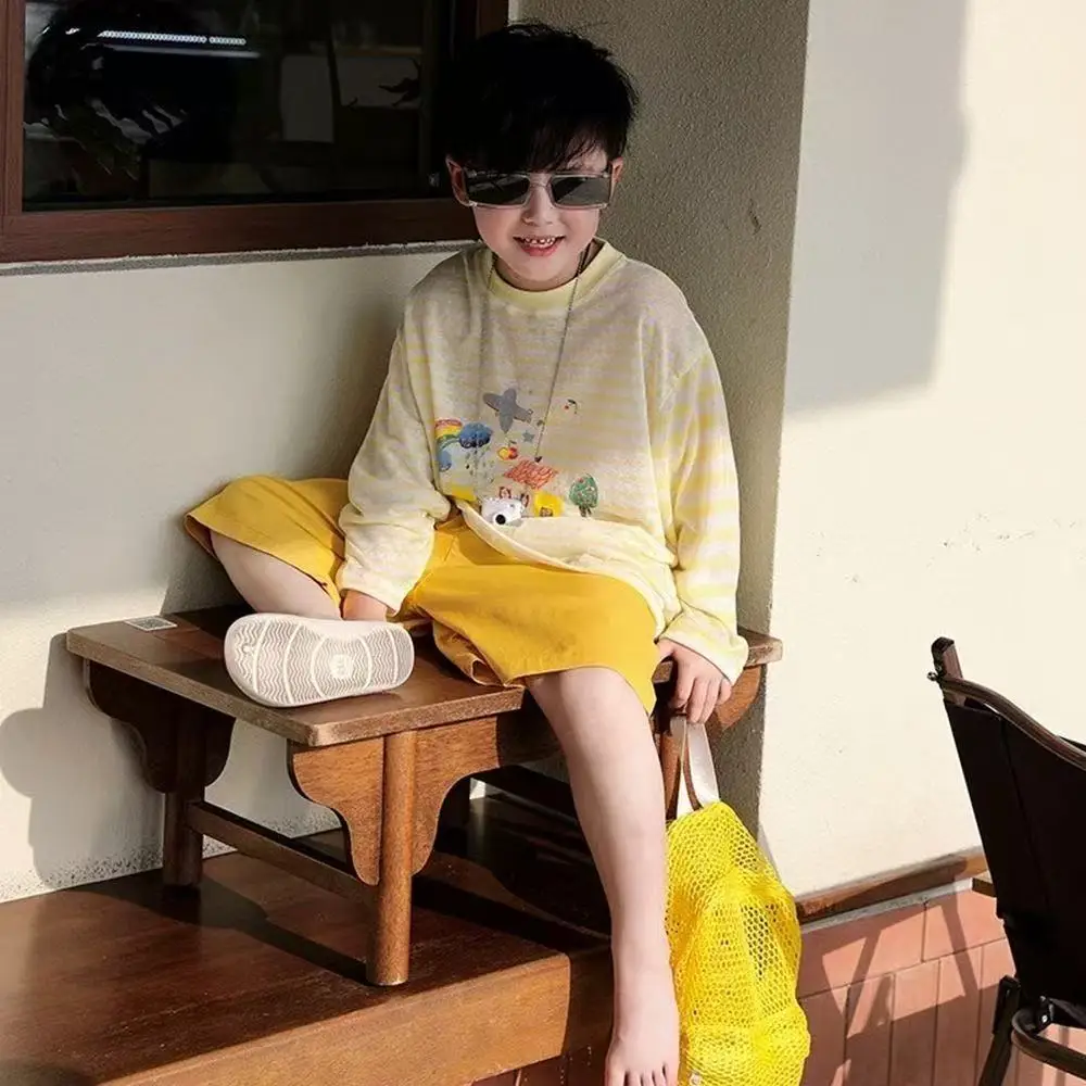 Boys' Summer Set 2026 New Fashionable Striped Sunscreen Clothes Girls' Printed Long Sleeve Casual Shorts Two Piece Set
Boys' Summer Set 2026 New Fashionable Striped Sunscreen Clothes Girls' Printed Long Sleeve Casual Shorts Two Piece Set