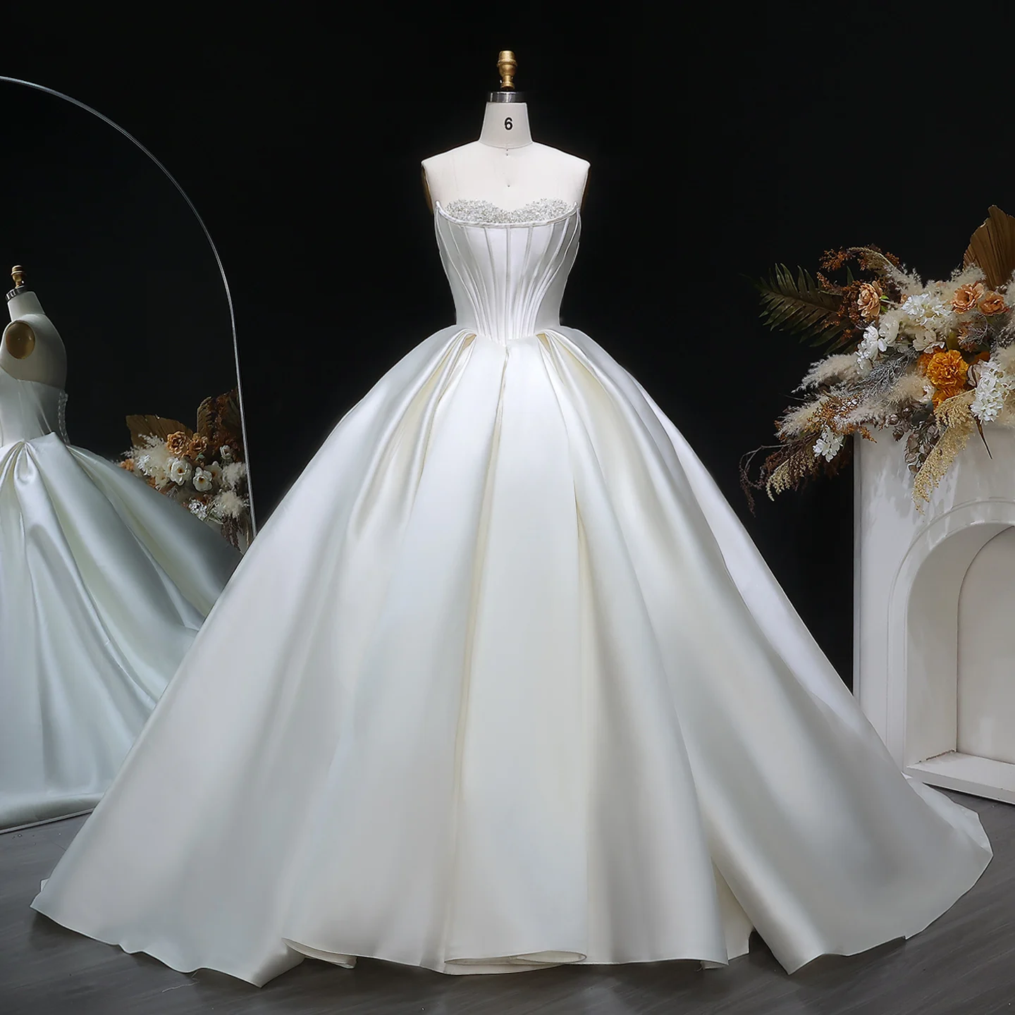 Sheer Fairy Wedding Dress Ball Gown Luxury Sweetheart Satin Pearls Beaded Engagement Bridal Gown with Big Train SW586 Customized
Sheer Fairy Wedding Dress Ball Gown Luxury Sweetheart Satin Pearls Beaded Engagement Bridal Gown with Big Train SW586 Customized