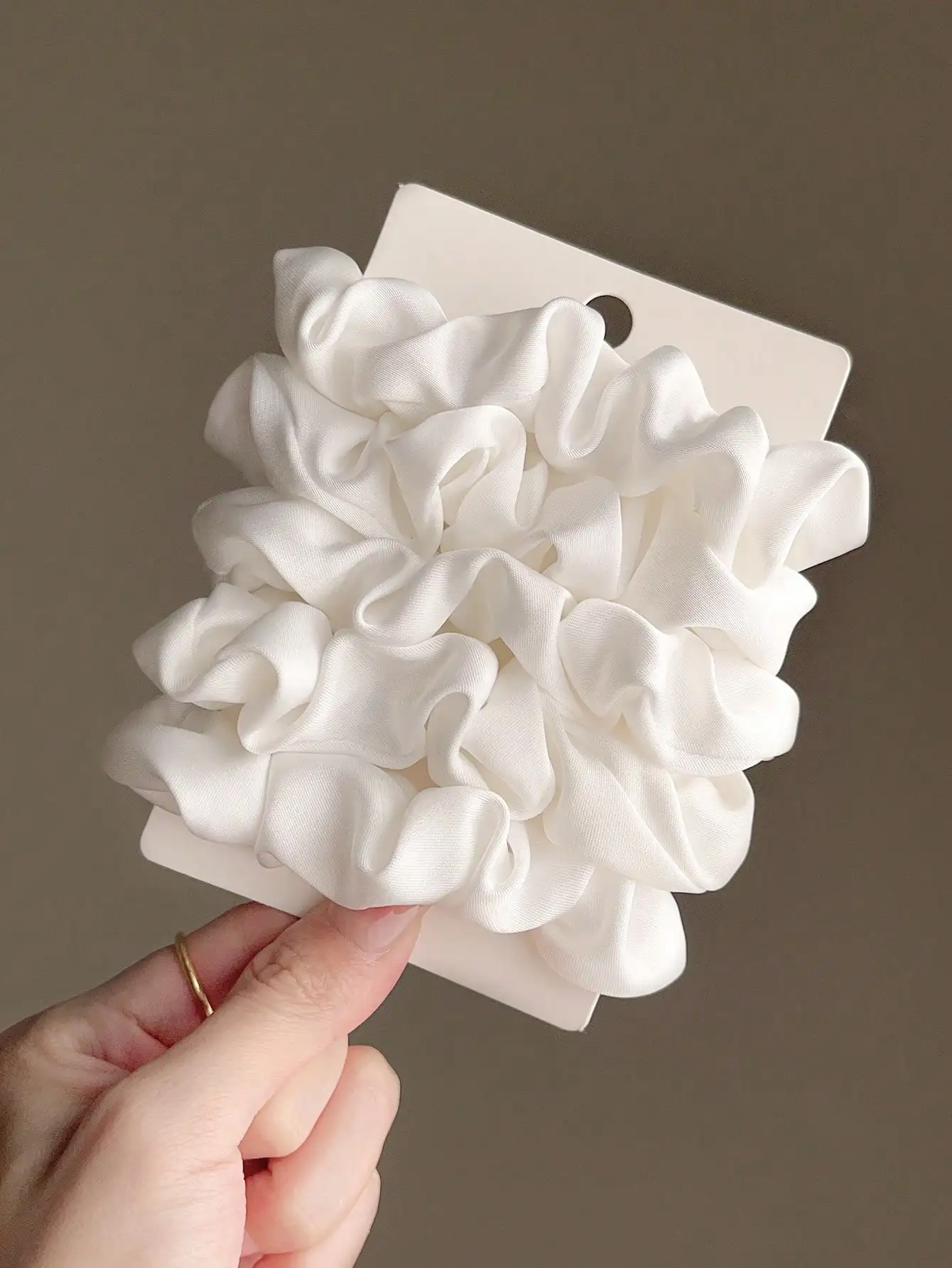 5pcs Satin Scrunchies For Women, Soft Hair Ties Suitable For Ponytail, Casual Head Accessories Rubber Elastic Hair Bands
5pcs Satin Scrunchies For Women, Soft Hair Ties Suitable For Ponytail, Casual Head Accessories Rubber Elastic Hair Bands
