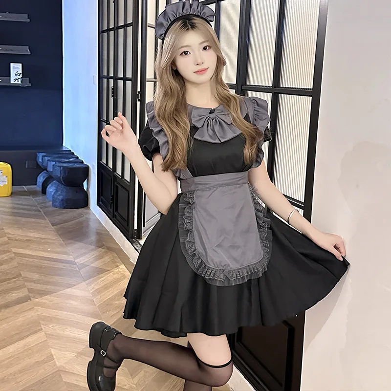 Lolita Black Dress Cute Maid Kawaii Apron Outfit for Women Girls Y2K Jirai Kei Sweet Japanese Style Theme Party Cosplay Costume
Lolita Black Dress Cute Maid Kawaii Apron Outfit for Women Girls Y2K Jirai Kei Sweet Japanese Style Theme Party Cosplay Costume