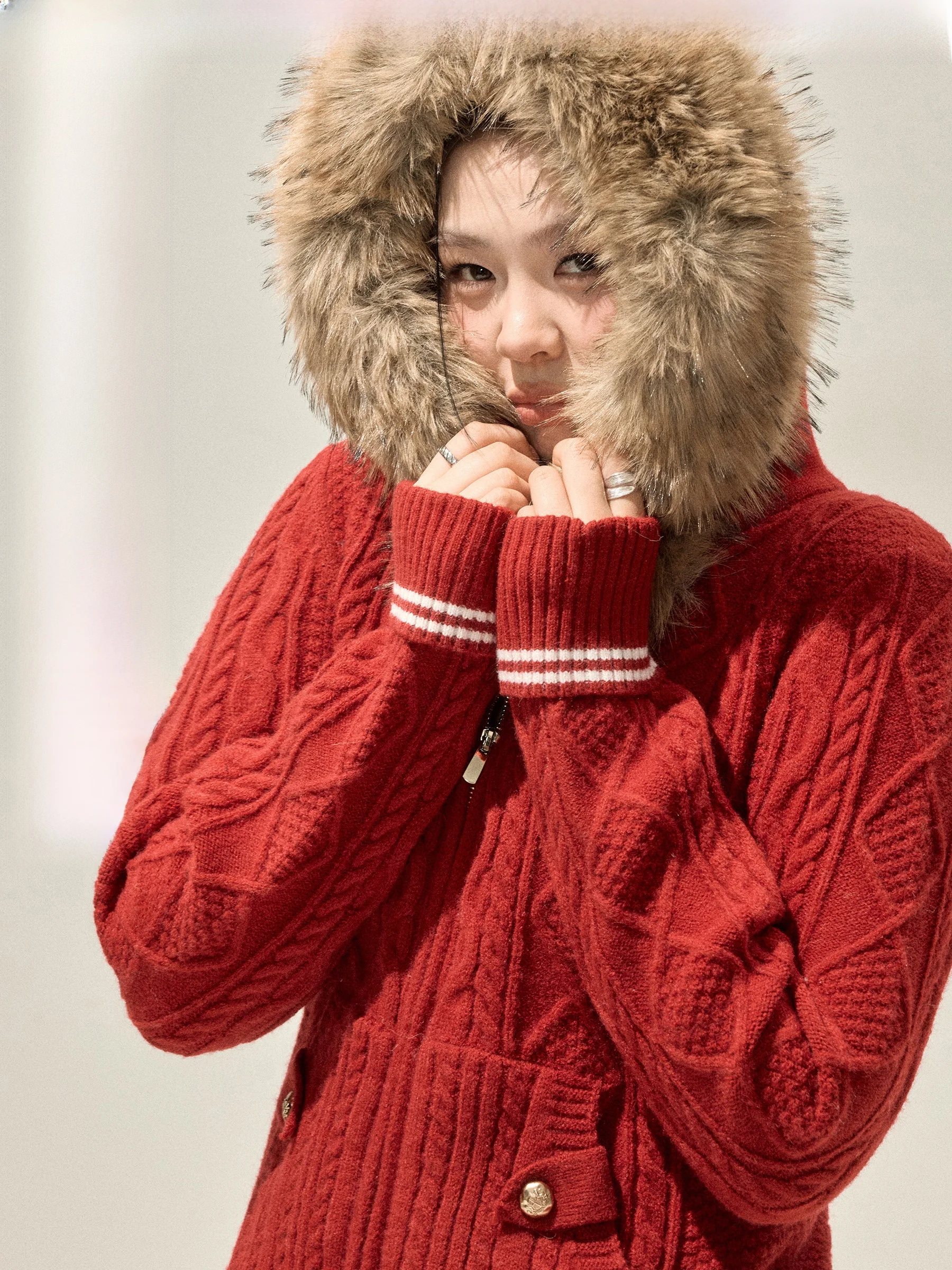 Vena Studio "Venice Sun" plus Size Hooded Knitwear Coat with Fur Collar Waist-Cinching Sweater Outerwear for Women
Vena Studio "Venice Sun" plus Size Hooded Knitwear Coat with Fur Collar Waist-Cinching Sweater Outerwear for Women