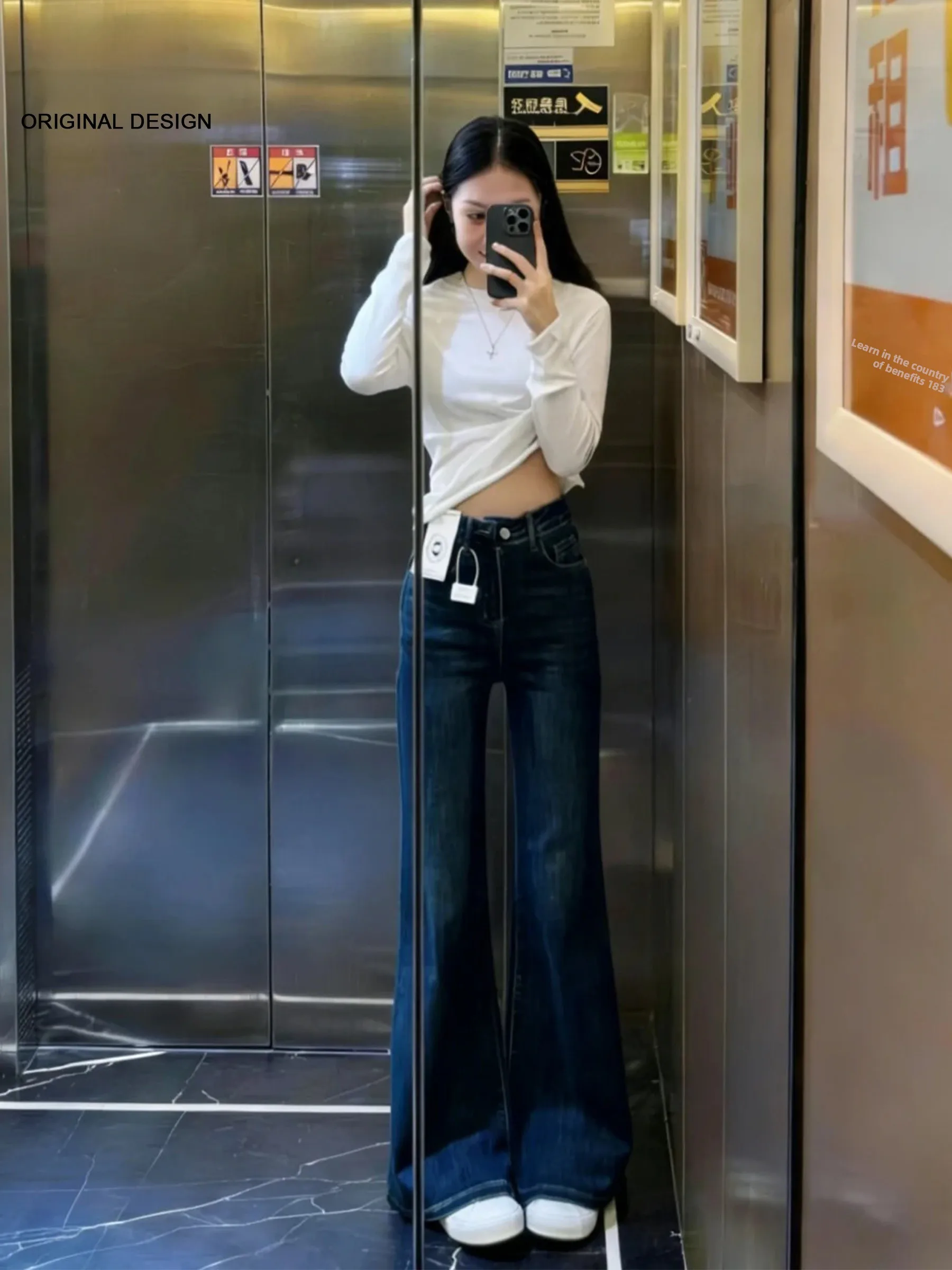 Deep Blue High Waist Loose Slimming Bell Bottom Jeans Women's Summer Straight Loose Slimming Long Pants American Style Button...
Deep Blue High Waist Loose Slimming Bell Bottom Jeans Women's Summer Straight Loose Slimming Long Pants American Style Button...