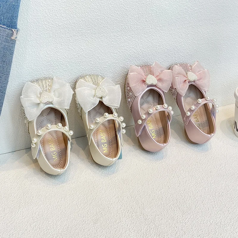 2024 Summer New CuHK Children's Bow Princess Shoes Girls Diamond Love Show Soft Soled Single Shoes
2024 Summer New CuHK Children's Bow Princess Shoes Girls Diamond Love Show Soft Soled Single Shoes