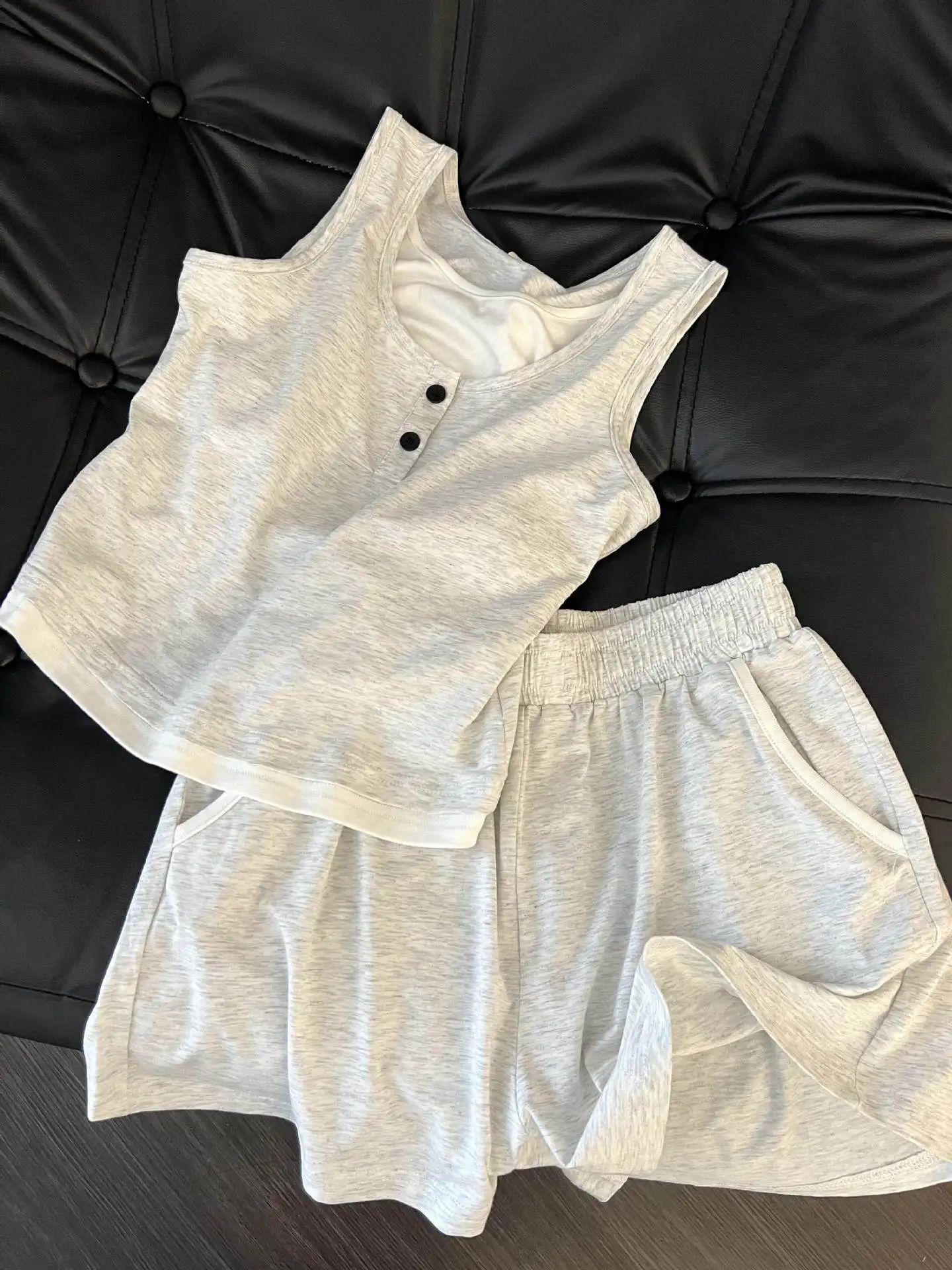 Spring and Summer Women's Sleepwear Set, Simple Solid Color Casual Sleeveless Pajamas, Girl's Camisole and Shorts Loungewear Set
Spring and Summer Women's Sleepwear Set, Simple Solid Color Casual Sleeveless Pajamas, Girl's Camisole and Shorts Loungewear Set