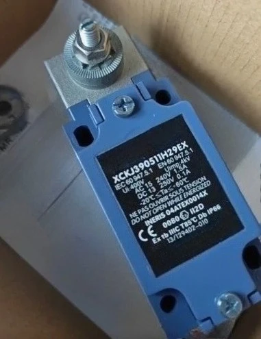 Абсолютно новый оригинальный концевой выключатель XCKJ390511H29EX. Быстрая доставка.
Абсолютно новый оригинальный концевой выключатель XCKJ390511H29EX. Быстрая доставка.