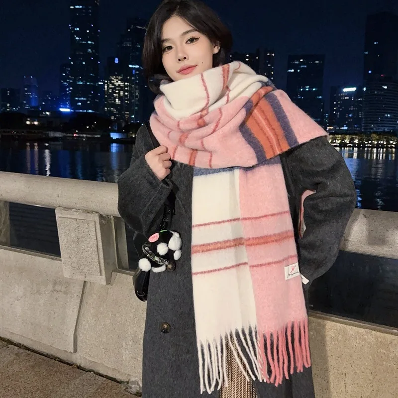 Высокое качество, полосатый розовый женский шарф, модная накидка, мягкий повседневный глушитель, женский корейский стиль, клетчатые мохеровые женские шарфы с кисточками
Высокое качество, полосатый розовый женский шарф, модная накидка, мягкий повседневный глушитель, женский корейский стиль, клетчатые мохеровые женские шарфы с кисточками