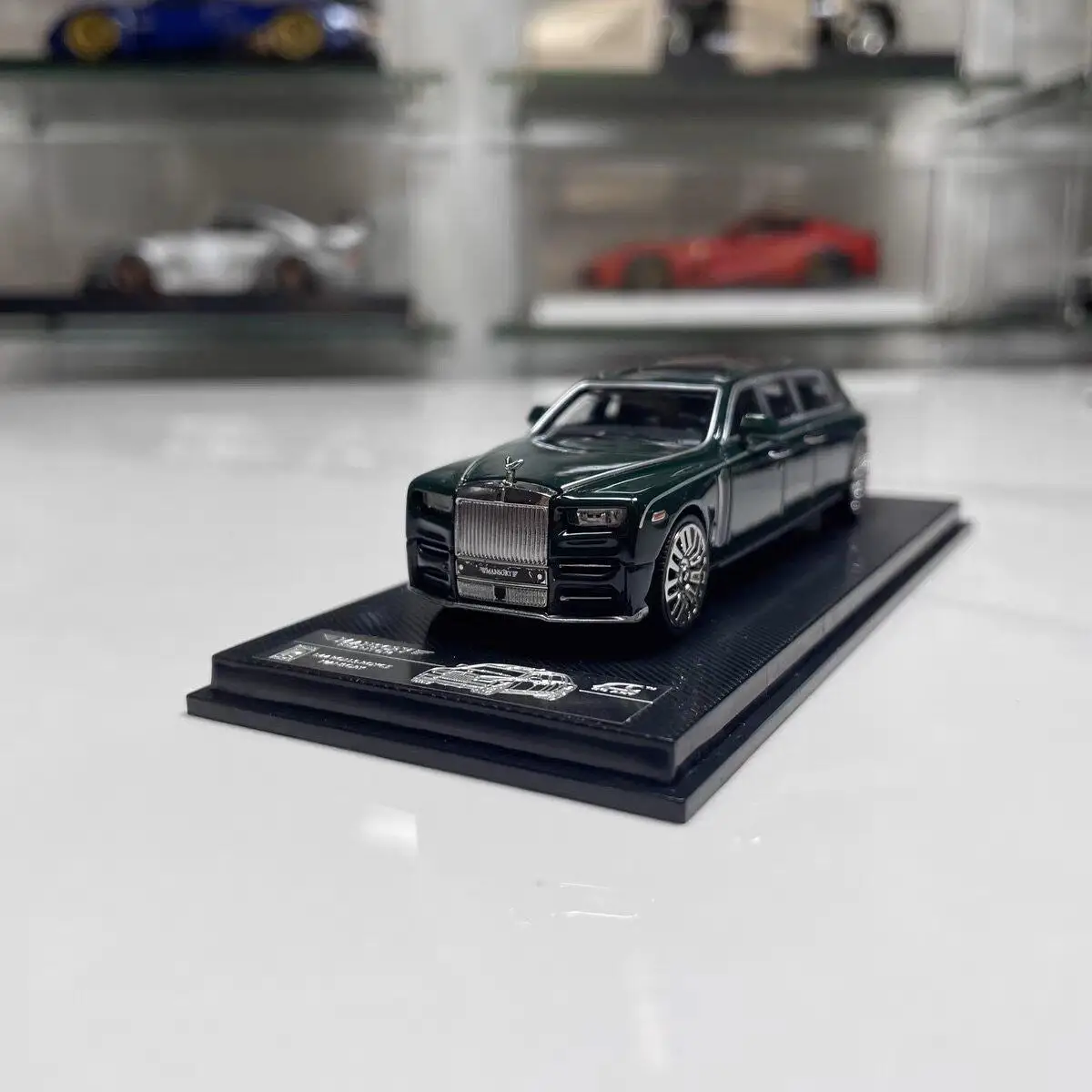 Diecast SC Rolls Royce Extended Edition 1:64 Scale Alloy Car Model
Diecast SC Rolls Royce Extended Edition 1:64 Scale Alloy Car Model