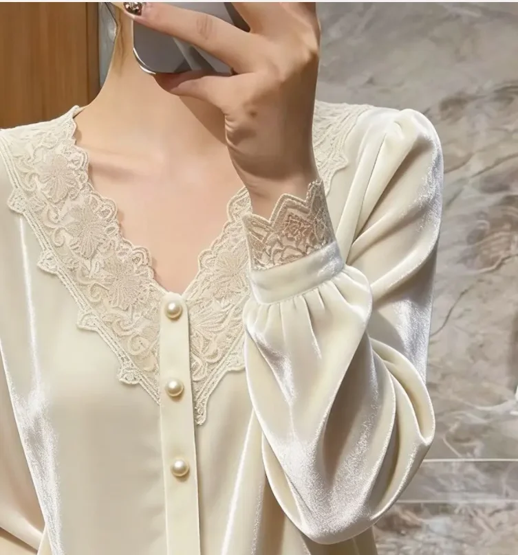 Vintage Blouse Women's Clothes Patchwork Lace V-neck Long Sleeve Velvet Shirts Loose Chic Lady Tops 2026 Blusas Mujer De Moda
Vintage Blouse Women's Clothes Patchwork Lace V-neck Long Sleeve Velvet Shirts Loose Chic Lady Tops 2026 Blusas Mujer De Moda