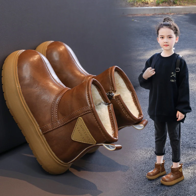 New waterproof and thickened snow boots for boys, winter warm children's Northeast cotton boots, anti-slip big cotton shoes
New waterproof and thickened snow boots for boys, winter warm children's Northeast cotton boots, anti-slip big cotton shoes