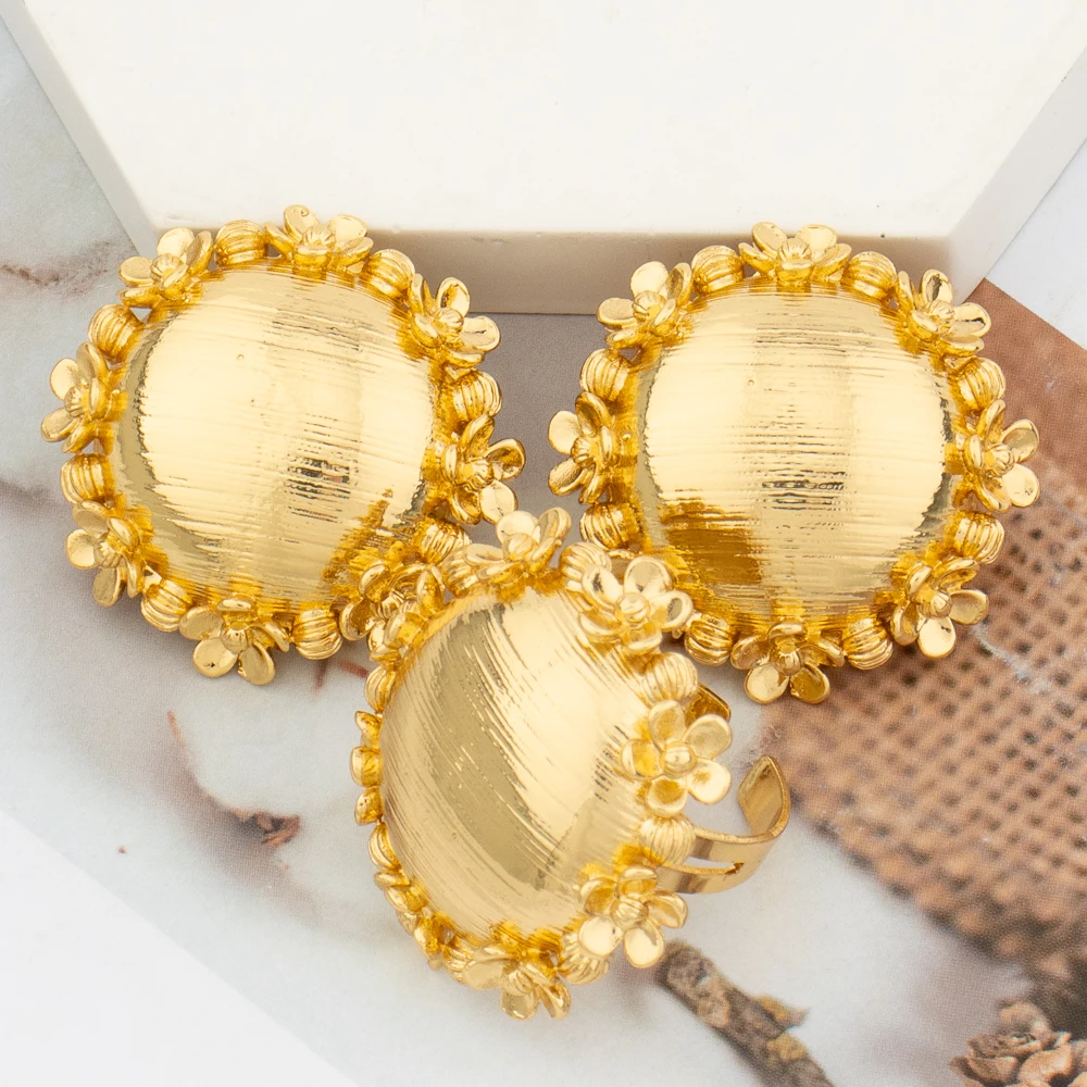 African Earrings with Ring Jewelry Set for Women Gold Plated Clip Earrings Finger Rings 2Pcs Set for Party Nigerian Daily Wear
African Earrings with Ring Jewelry Set for Women Gold Plated Clip Earrings Finger Rings 2Pcs Set for Party Nigerian Daily Wear