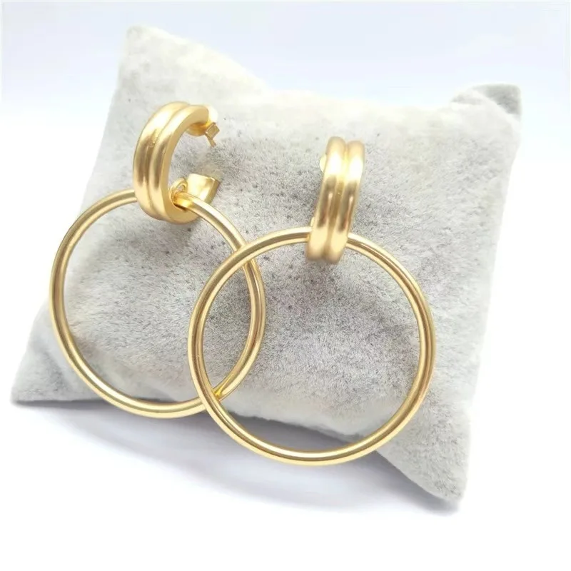 VKVVA Fashion Simple Large Double Circle Hoop Mirror Polished Gold-plated Geometric Stud Earrings for Women Daily Jewelry
VKVVA Fashion Simple Large Double Circle Hoop Mirror Polished Gold-plated Geometric Stud Earrings for Women Daily Jewelry