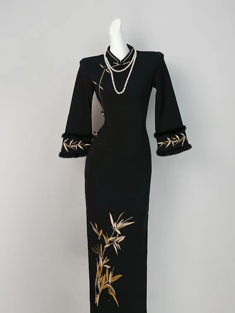 Ретро-платье с флисовой подкладкой, длинное, зимнее, черное, простое, в китайском стиле, с завышенной талией, для женщин
Ретро-платье с флисовой подкладкой, длинное, зимнее, черное, простое, в китайском стиле, с завышенной талией, для женщин