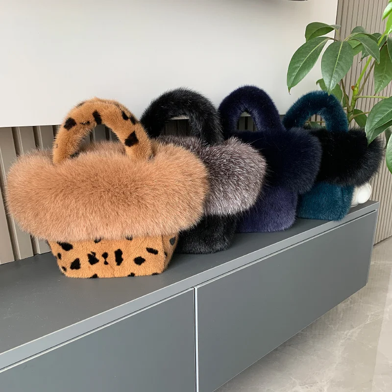 Women's Bag Luxury Real Fur Women's Shoulder Bag Mink Fur Bag With Fox Fur Design Large Capacity Fur Handbag Bags For Women
Women's Bag Luxury Real Fur Women's Shoulder Bag Mink Fur Bag With Fox Fur Design Large Capacity Fur Handbag Bags For Women
