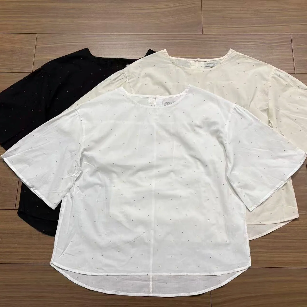 Heavy Embroidery Short Sleeve Pure Cotton Loose Fit round Neck Women's Shirt Summer New Style Casual Sweet Style Japanese Style
Heavy Embroidery Short Sleeve Pure Cotton Loose Fit round Neck Women's Shirt Summer New Style Casual Sweet Style Japanese Style