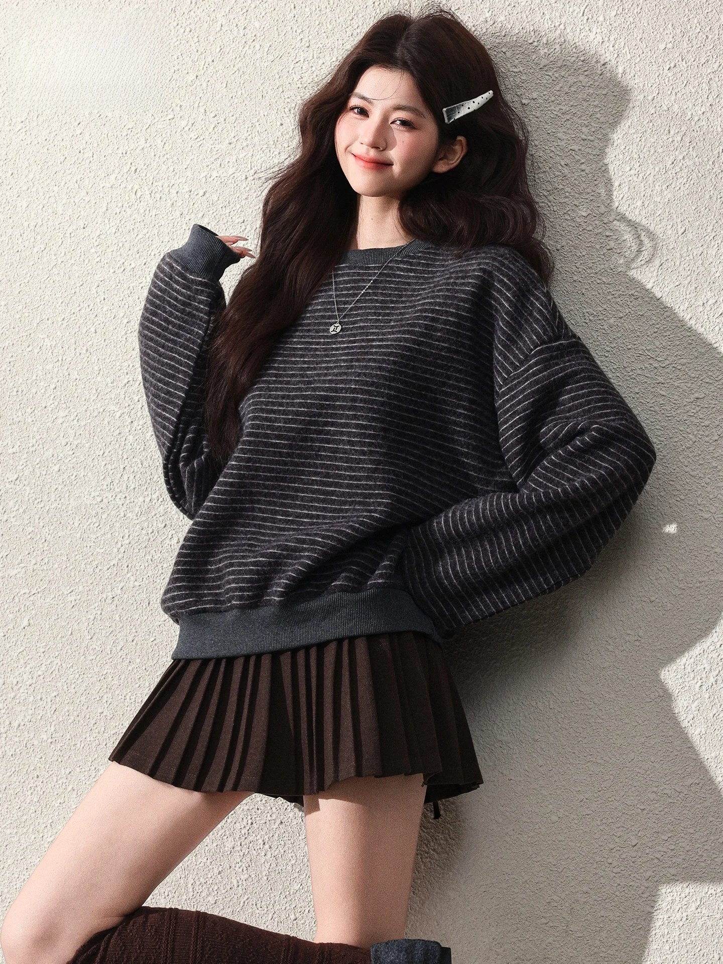 Ladies' Lazy Style Striped Loose Fit round Neck Pullover Hoodie Korean Fashion Slimming Summer Top Casual Streetwear
Ladies' Lazy Style Striped Loose Fit round Neck Pullover Hoodie Korean Fashion Slimming Summer Top Casual Streetwear