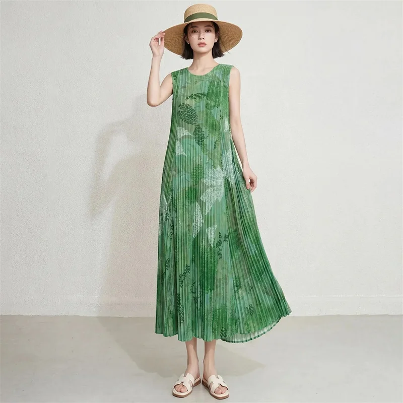 New Fashion Spring and Summer Color Smudge Printing Long Pleated Dress Women Commuter Casual Loose Sleeveless Vest Pleated Dress
New Fashion Spring and Summer Color Smudge Printing Long Pleated Dress Women Commuter Casual Loose Sleeveless Vest Pleated Dress