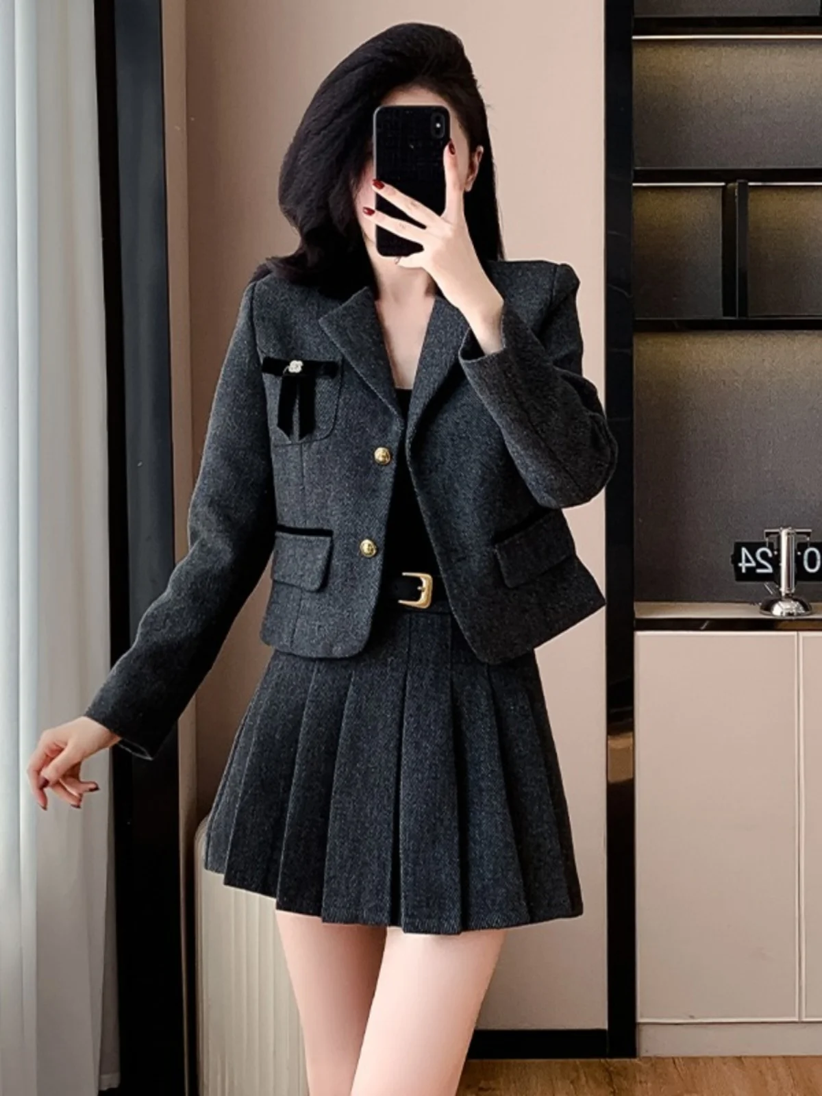 Cashmere Short Skirt And Jacket Set for Women Elegant Preppy Style Autumn Winter Fashion High Waist Pure Color
Cashmere Short Skirt And Jacket Set for Women Elegant Preppy Style Autumn Winter Fashion High Waist Pure Color