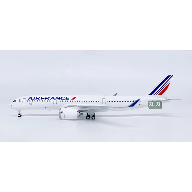 Diecast 1/400 Scale Air France A350-900 F-HUVJ alloy Simulation Model Collectible Toy Ornament
Diecast 1/400 Scale Air France A350-900 F-HUVJ alloy Simulation Model Collectible Toy Ornament