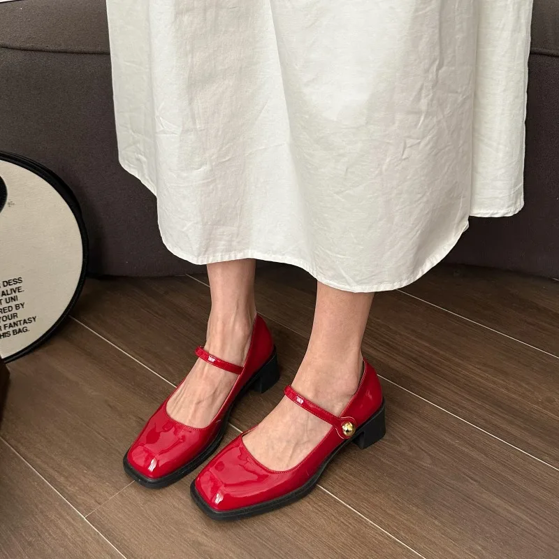 Spring High Quality Women's High Heels 2025 New Solid Color Thick Heels Non-slip Women's Shoes 35-43 Large-size Fashion Shoes
Spring High Quality Women's High Heels 2025 New Solid Color Thick Heels Non-slip Women's Shoes 35-43 Large-size Fashion Shoes
