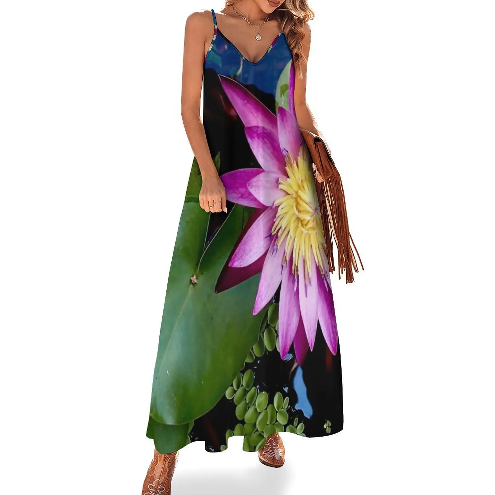 Dok Buah - Water Lily Sleeveless Dress dresses women summer 2025 Long veiled dresses Prom gown Dress
Dok Buah - Water Lily Sleeveless Dress dresses women summer 2025 Long veiled dresses Prom gown Dress