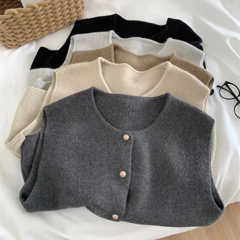 Autumn Knitting Vest for Women Fashion Single Breasted O-Neck Sleeveless Cardigan Korean Office Lady Elegant Solid Cardigan Tank
Autumn Knitting Vest for Women Fashion Single Breasted O-Neck Sleeveless Cardigan Korean Office Lady Elegant Solid Cardigan Tank