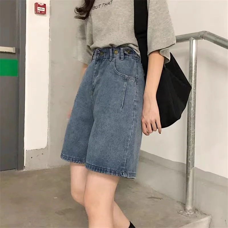 High Waist A-Line Straight Leg Short Jeans Women's Summer plus Size Slimming Versatile Five-Quarter Pants Casual Denim Shorts
High Waist A-Line Straight Leg Short Jeans Women's Summer plus Size Slimming Versatile Five-Quarter Pants Casual Denim Shorts