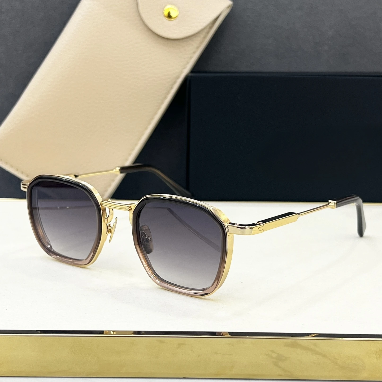 Ladies Sunglasses Alloy Fashion John Women Men Fashion LEO Sunglasses Eyewear Shades Outdoor Beach Sunglasses
Ladies Sunglasses Alloy Fashion John Women Men Fashion LEO Sunglasses Eyewear Shades Outdoor Beach Sunglasses