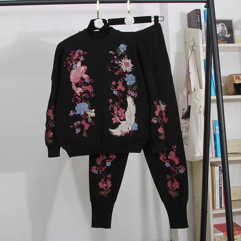 Autumn Fashion Embroidery Flowers Knitted Tracksuits Women Two Piece Outfits Loose Black White Sweater Pencil Pants Set Female
Autumn Fashion Embroidery Flowers Knitted Tracksuits Women Two Piece Outfits Loose Black White Sweater Pencil Pants Set Female