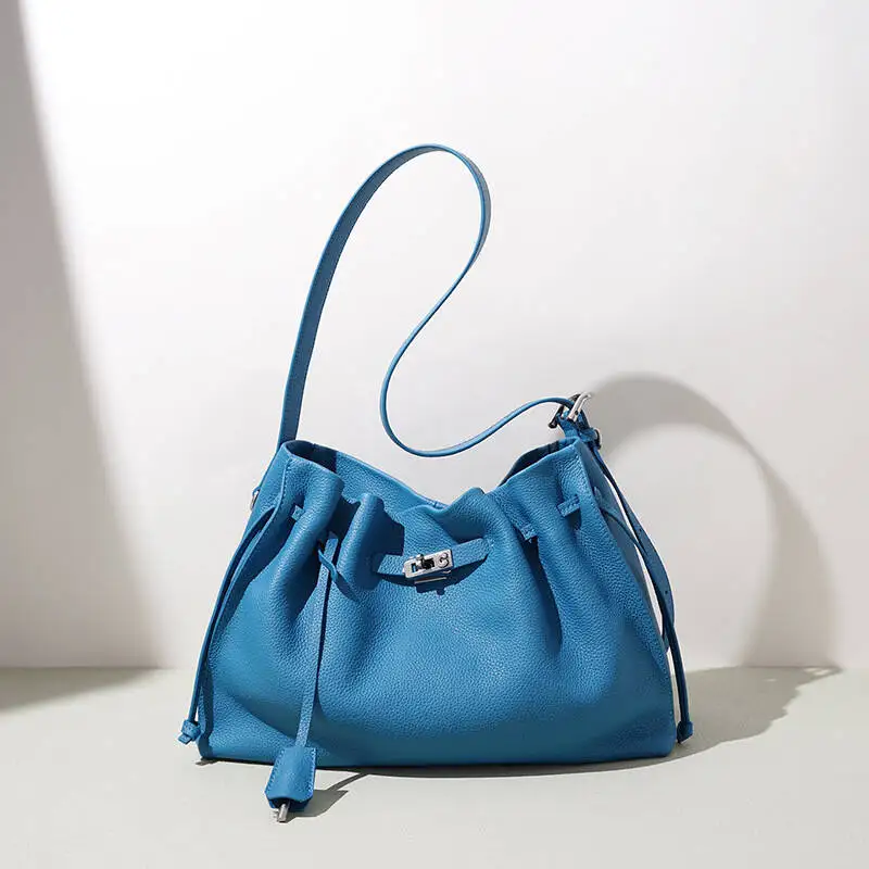 New backpack Women's Handbag Light Luxury High-End Feel Drawstring Bucket Bag Genuine Leather Large Capacity Shoulder bag Luxury
New backpack Women's Handbag Light Luxury High-End Feel Drawstring Bucket Bag Genuine Leather Large Capacity Shoulder bag Luxury