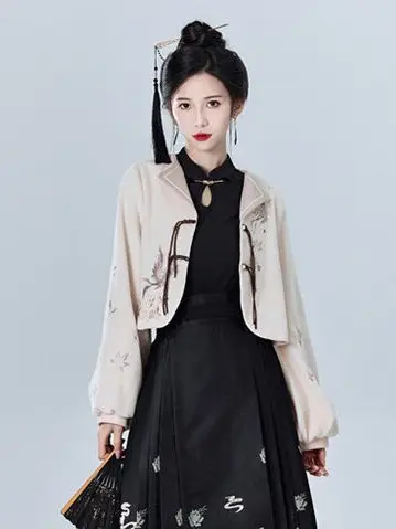 Spring 2025 Brand Tailored Woolen Coat And Gold Embroidered T Top Set Women's Commute Sle Long Sve Thiened O...
Spring 2025 Brand Tailored Woolen Coat And Gold Embroidered T Top Set Women's Commute Sle Long Sve Thiened O...
