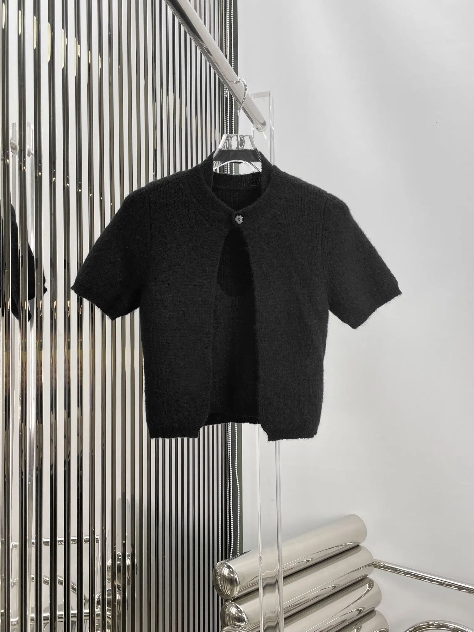 Clothing 2023 Women's New Fall Short Sleeve Fake Two-Piece Knitted Cardigan 0921
Clothing 2023 Women's New Fall Short Sleeve Fake Two-Piece Knitted Cardigan 0921