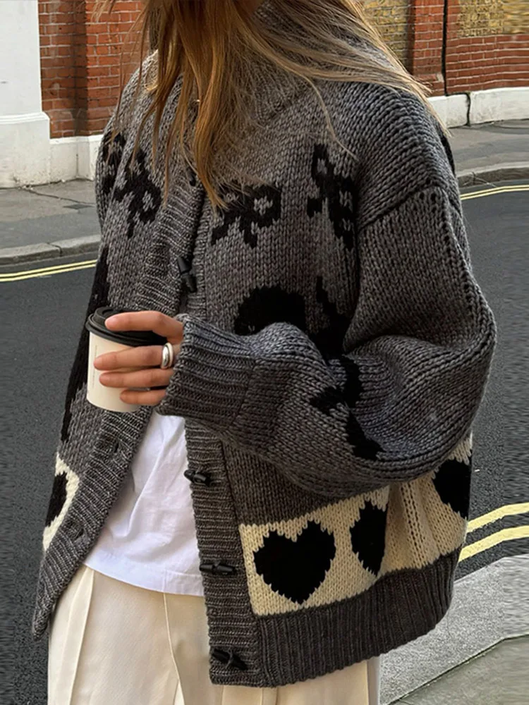 Horn Button Cardigan Sweater Coat Stand Collar Cat Heart Pattern Retro Women Knitwear Thicken Warm Overcoat Autumn Winter Top
Horn Button Cardigan Sweater Coat Stand Collar Cat Heart Pattern Retro Women Knitwear Thicken Warm Overcoat Autumn Winter Top
