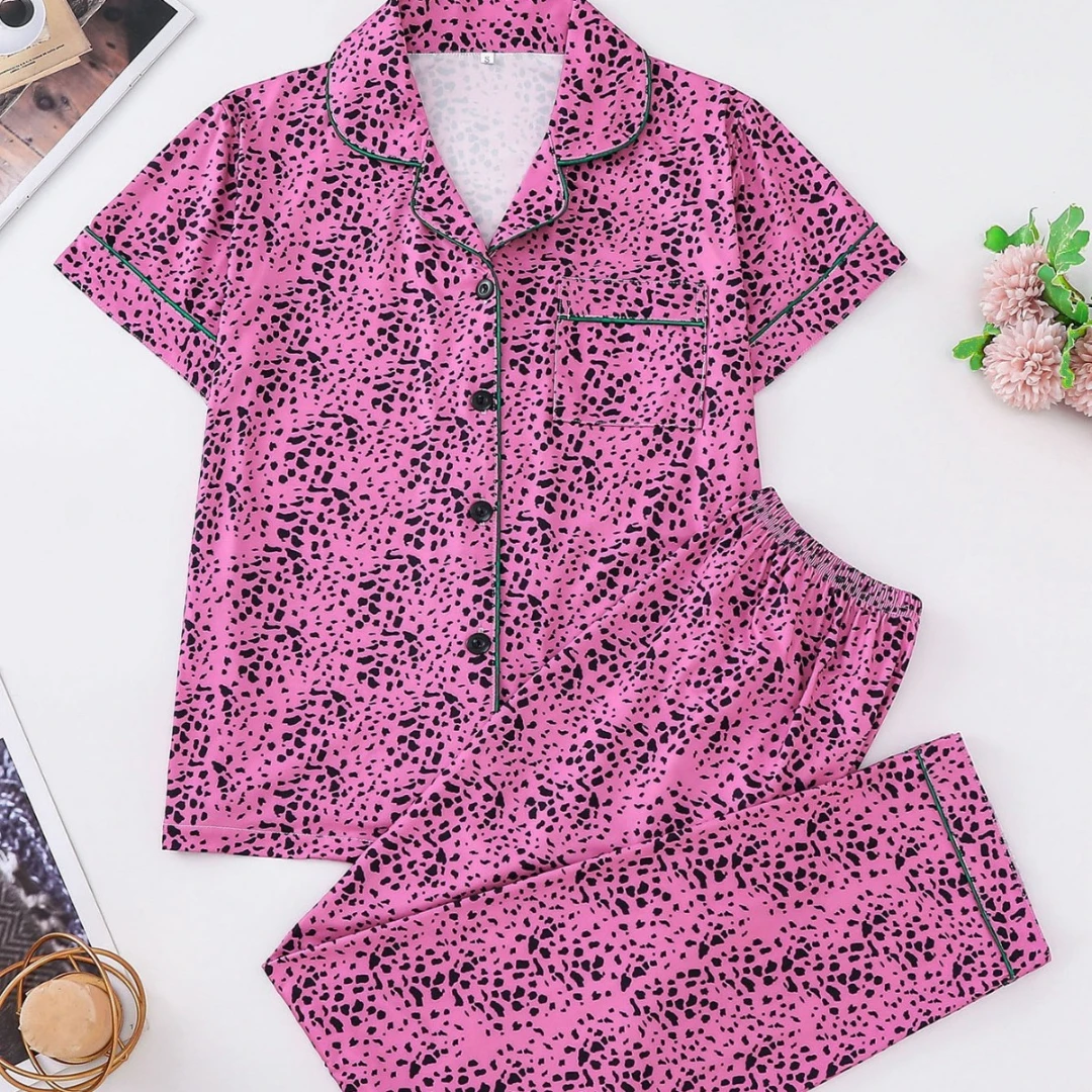 Magenta Women Pajama Set Christmas Themed with Black Spots Print Lapel Shorts-sleeved and Long Pants Home Wear Gifts
Magenta Women Pajama Set Christmas Themed with Black Spots Print Lapel Shorts-sleeved and Long Pants Home Wear Gifts