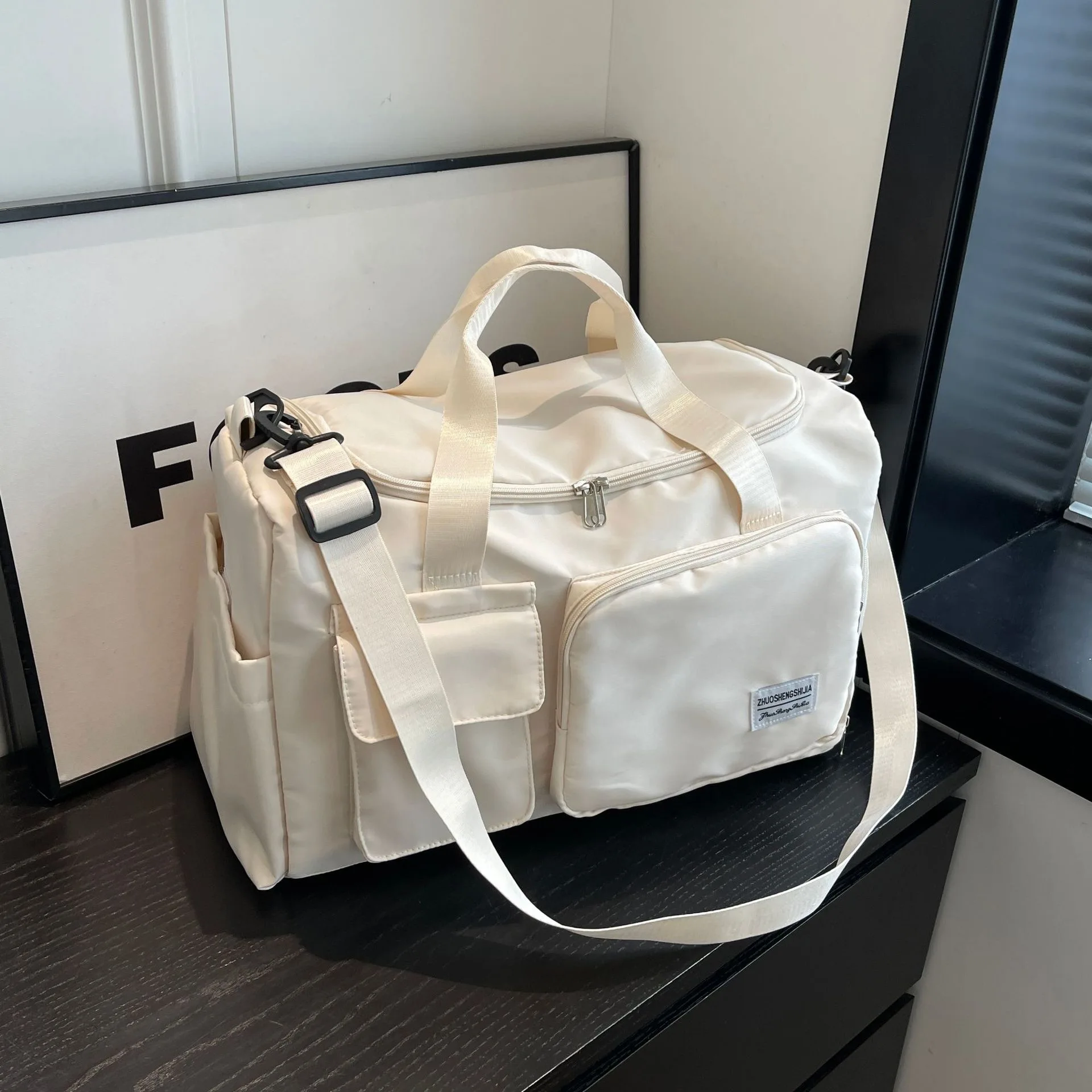 Outdoor sports fitness bag men's and women's training swimming bag dry wet separation short distance fashion travel bag
Outdoor sports fitness bag men's and women's training swimming bag dry wet separation short distance fashion travel bag
