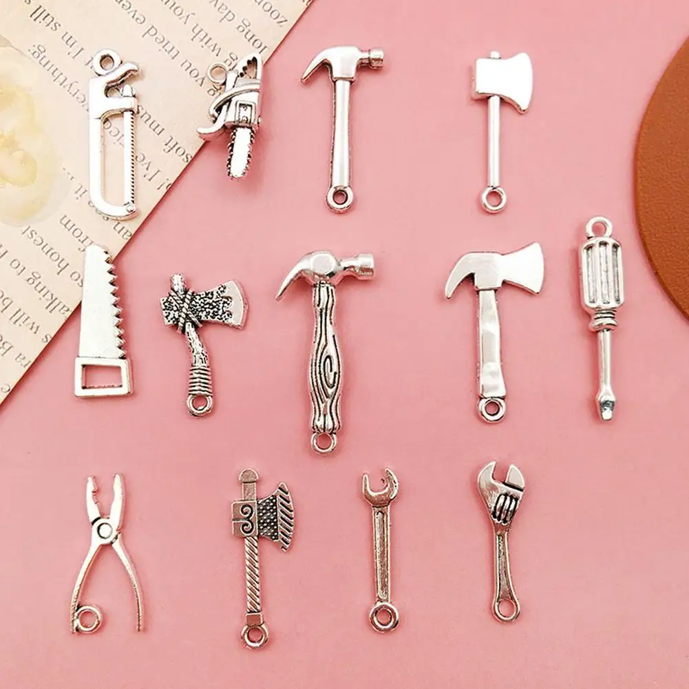 Набор из 13 миниатюрных инструментов-игрушек из сплава для кукол: подвески, шармы, украшения для ожерелий и браслетов (мини-ключ, пила, молоток, топор)
Набор из 13 миниатюрных инструментов-игрушек из сплава для кукол: подвески, шармы, украшения для ожерелий и браслетов (мини-ключ, пила, молоток, топор)