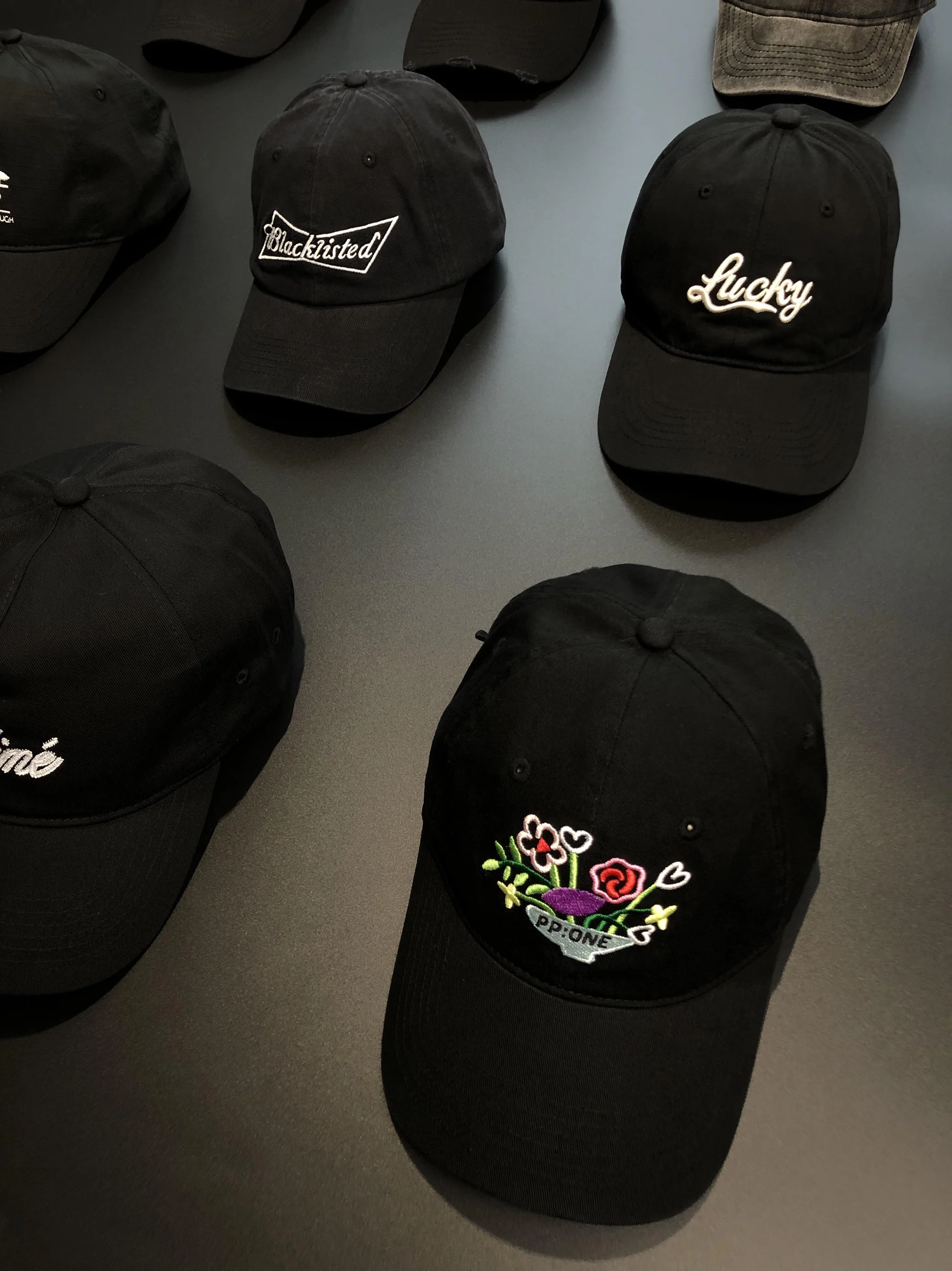 Leon Dore Script Aime Curved Bill Baseball Cap ex Dog Luy Dubill Cap Casual Cotton round Top Youth Faion Accory
Leon Dore Script Aime Curved Bill Baseball Cap ex Dog Luy Dubill Cap Casual Cotton round Top Youth Faion Accory