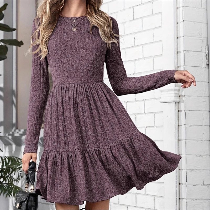 2025 Autumn Elegant Round Neck Pleated Banquet Women's Dress
2025 Autumn Elegant Round Neck Pleated Banquet Women's Dress