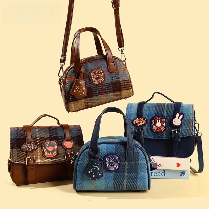 Kawaii Miffy Handbag Retro Casual Crossbody Shoulder Bag Simple Senior College Style Small Square Bag Student Holiday Gift
Kawaii Miffy Handbag Retro Casual Crossbody Shoulder Bag Simple Senior College Style Small Square Bag Student Holiday Gift