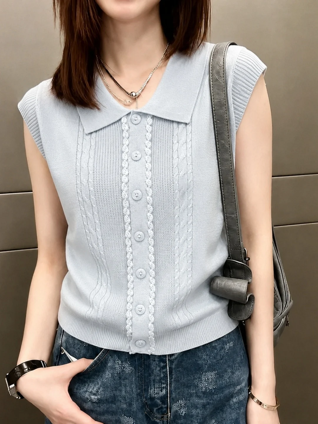 Korean Style Ice Silk Knitted Vest Women's Soft Fashionable Sleeveless Collar Top Summer 2026 Trendy Minimalist Twist
Korean Style Ice Silk Knitted Vest Women's Soft Fashionable Sleeveless Collar Top Summer 2026 Trendy Minimalist Twist
