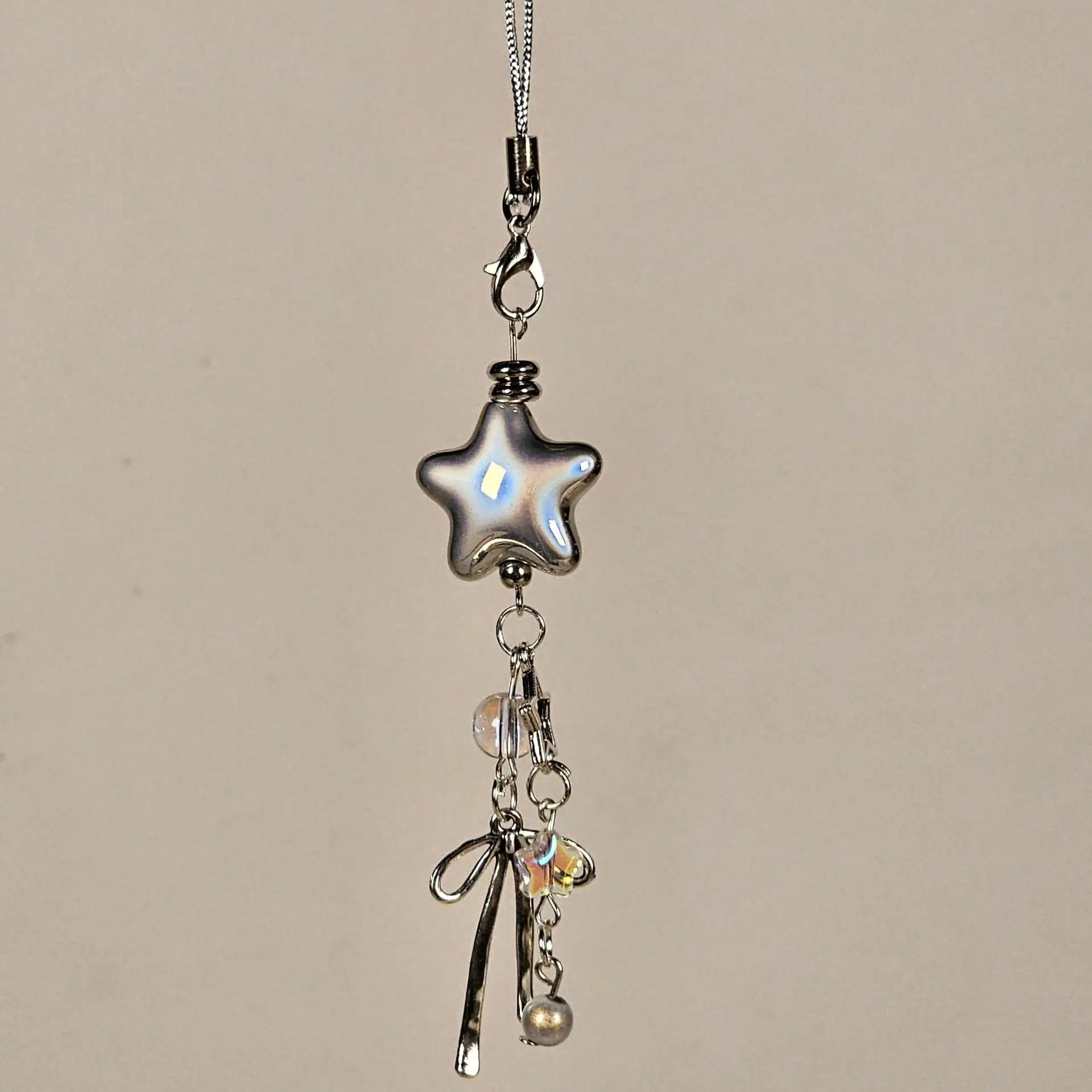 Original Design Y2K Style Silver Big Star Pom Pom Keychain, Cute Star Pom Pom Pendant With Bow, Card Holder Lanyard
Original Design Y2K Style Silver Big Star Pom Pom Keychain, Cute Star Pom Pom Pendant With Bow, Card Holder Lanyard