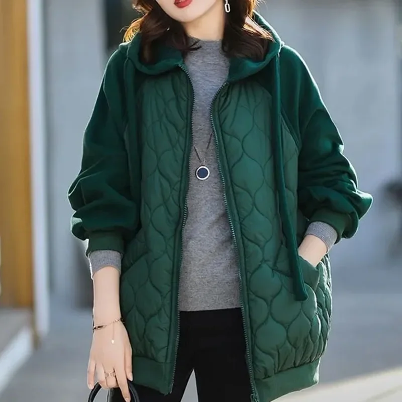 European Station Large Size Loose Cotton Jacket Female Outerwear Autumn/Winter Jacket Women Hooded Splice Down Cotton Coat
European Station Large Size Loose Cotton Jacket Female Outerwear Autumn/Winter Jacket Women Hooded Splice Down Cotton Coat