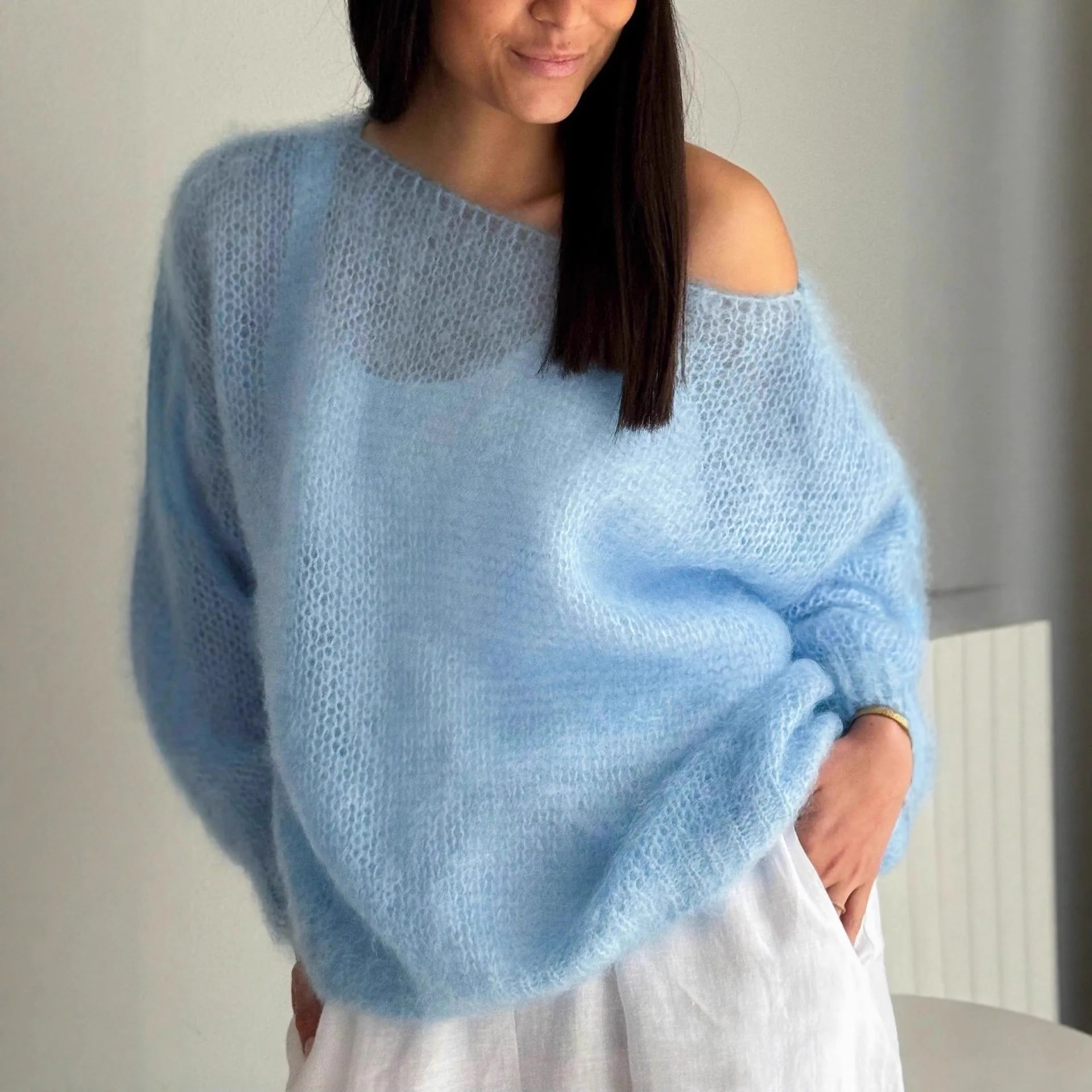 2025 Autumn Sweater Women's Loose Outer Wear Solid Color Coarse Wool Personalized Off-the-shoulder Short Knitted Sweater
2025 Autumn Sweater Women's Loose Outer Wear Solid Color Coarse Wool Personalized Off-the-shoulder Short Knitted Sweater