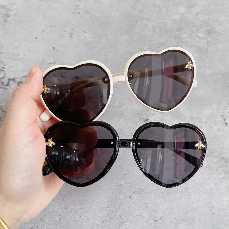 Girls' Sunglasses Children Glitter Heart Shape Cartoon Parasol Glasses UV Protection Party Gift Fashion Glasses
Girls' Sunglasses Children Glitter Heart Shape Cartoon Parasol Glasses UV Protection Party Gift Fashion Glasses
