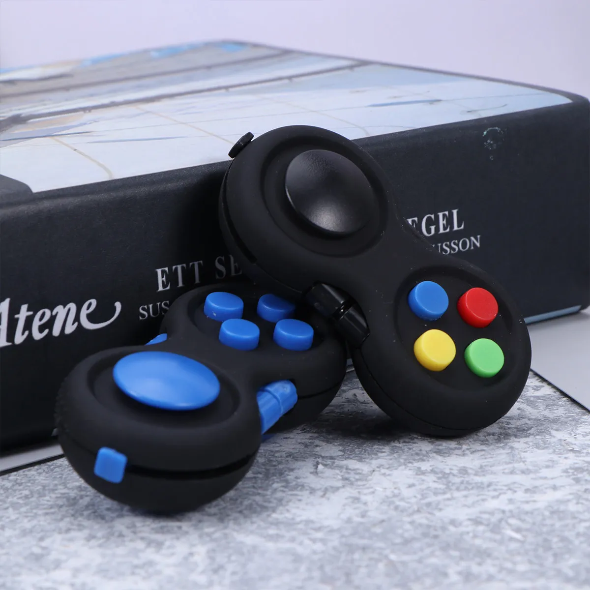 2 шт. Игровой контроллер-антистресс для детей и взрослых, черно-синий, компактный, портативный, для снятия напряжения, ручной тренажер-головоломка
2 шт. Игровой контроллер-антистресс для детей и взрослых, черно-синий, компактный, портативный, для снятия напряжения, ручной тренажер-головоломка