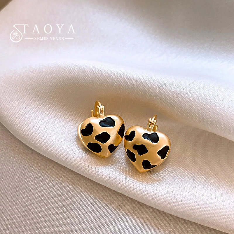 Sweet Matte Gold Color Frosted Spotted Leopard Print Heart-shaped Earrings Temperament Jewelry 2024 New Accessories For Womens
Sweet Matte Gold Color Frosted Spotted Leopard Print Heart-shaped Earrings Temperament Jewelry 2024 New Accessories For Womens